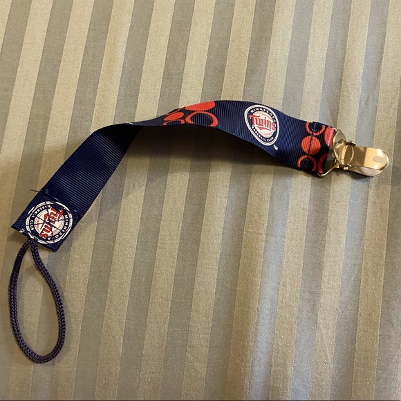 💕3/$15 Lanyard or Pacifier Clip - Minnesota Twins baseball - Picture 2 of 5
